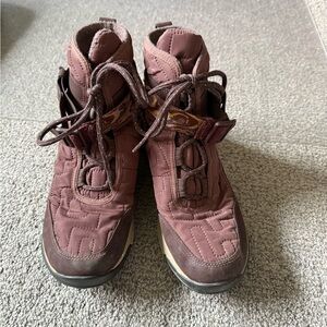 Chaco Quilted Burgundy Winter Boots